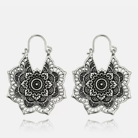 NEW Sterling Silver Elegant Hoop Earrings - Picture 2 of 3